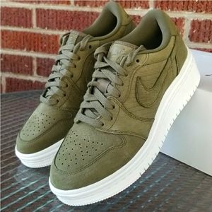 Women's Air Jordan 1 re low